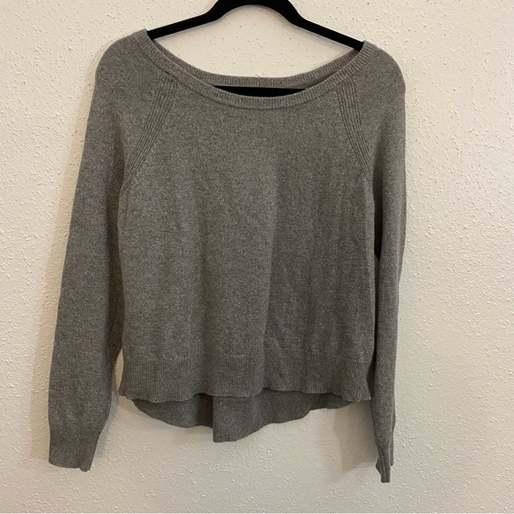 NWT Banana Republic Women’s Gray Italian Yarn Sweater Womens Sz. XS - Picture 1 of 5